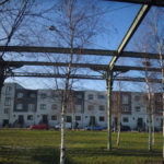 gerüst und reihenhäuser -hermann blankenstein park