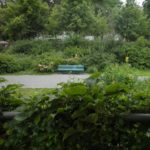 Sitzbank im Grünstreifen von Kreuzberg