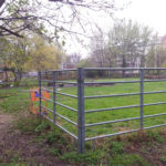Gitter des kinderbauernhofs am mauerplatz berlin kreuzberg