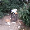 Müll auf dem Comeniusplatz Muelleimer Comeniusplatz