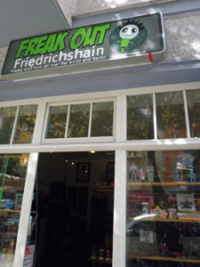 freak out trödel laden berlin friedrichshain c friedrichshainblog.de