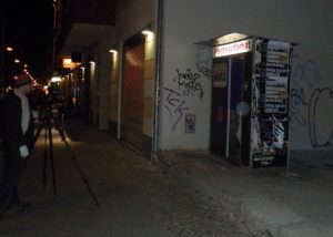 Fotoautomat Warschauer Straße bei Nacht c friedrichshainblog.de
