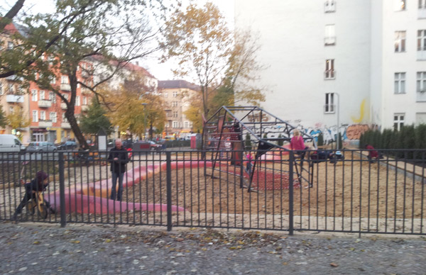 kinderspielplatz berlin friedrichshain