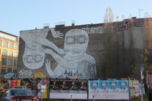 Wand Grafitti Kreuzberg Gesichtsmasken