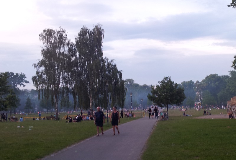 Rauchschwaden Volkspark Friedrichshain