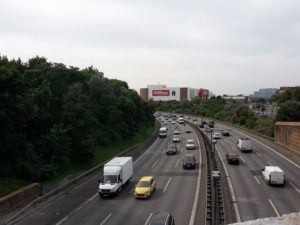 Autobahn Ueberqueren